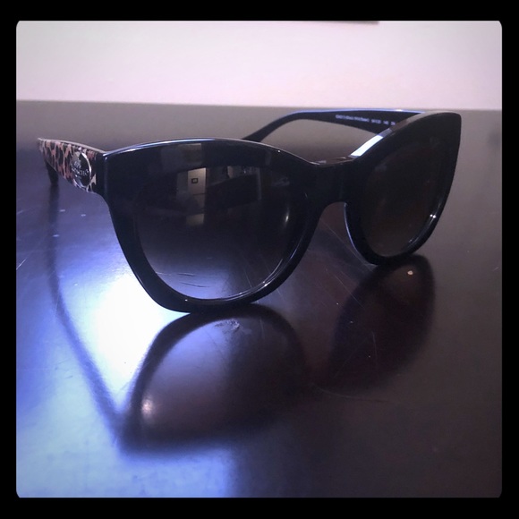 Coach Accessories - Leopard& black Coach sunglasses w/ hard case